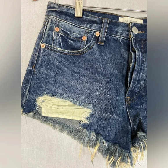 We the Free cut off frayed distressed crochet jean denim shorts Sz 27 - Picture 3 of 9